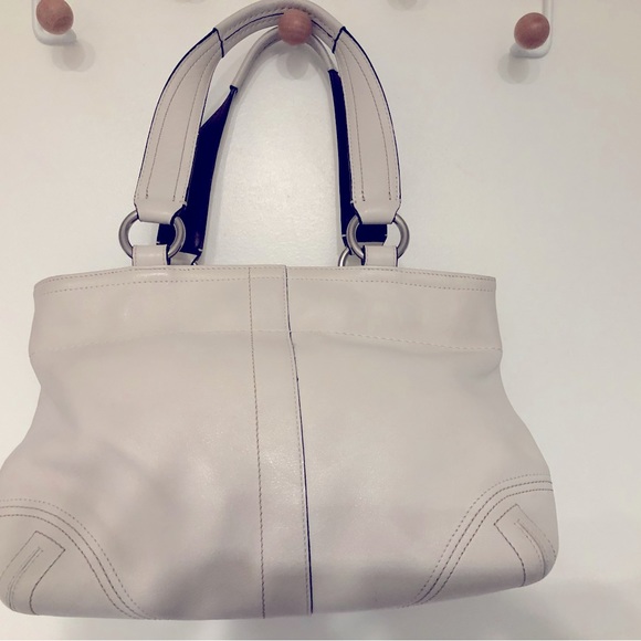 Coach - leather handbag - like new - Picture 2 of 6